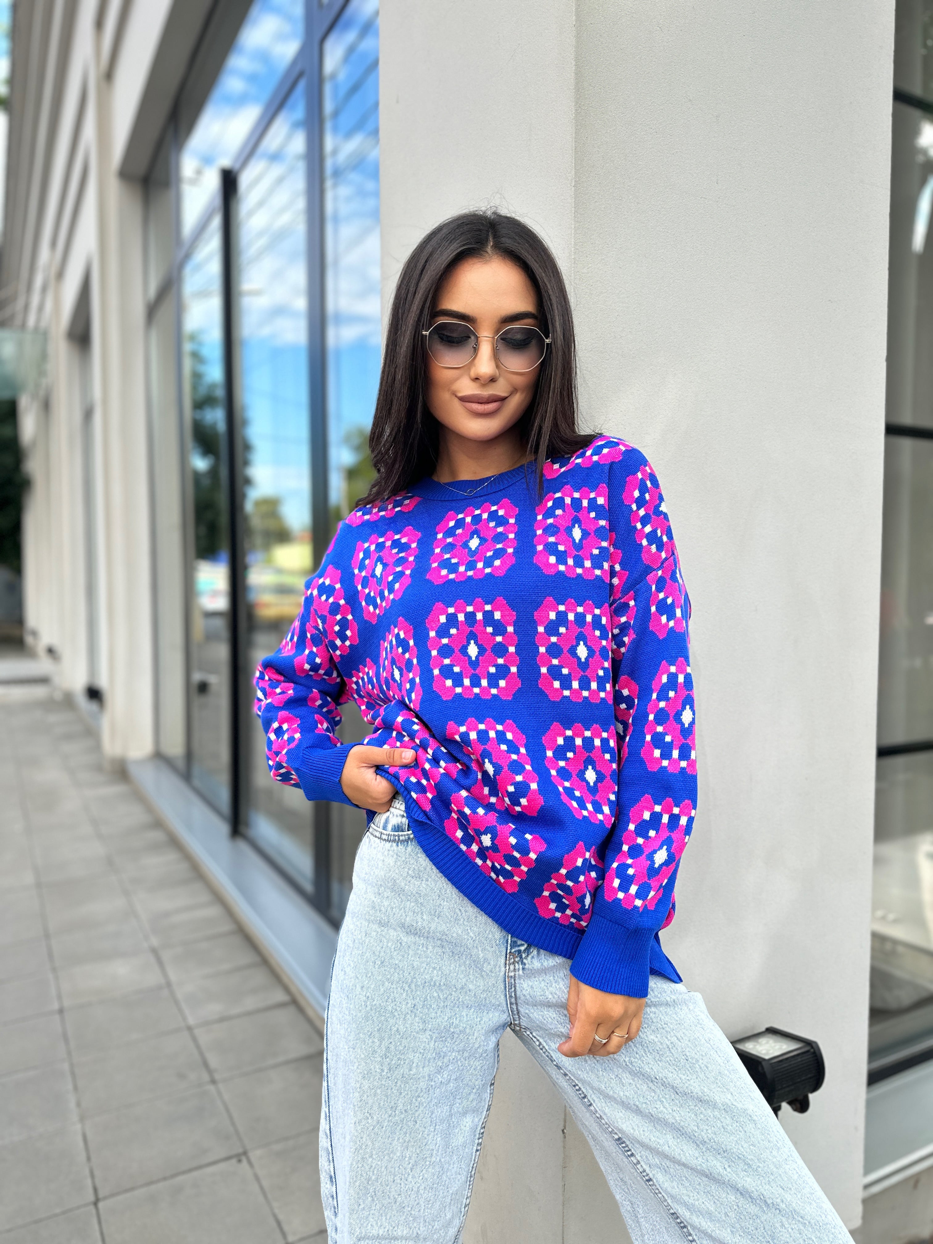 Svetr – tunika s elegantním vzorem