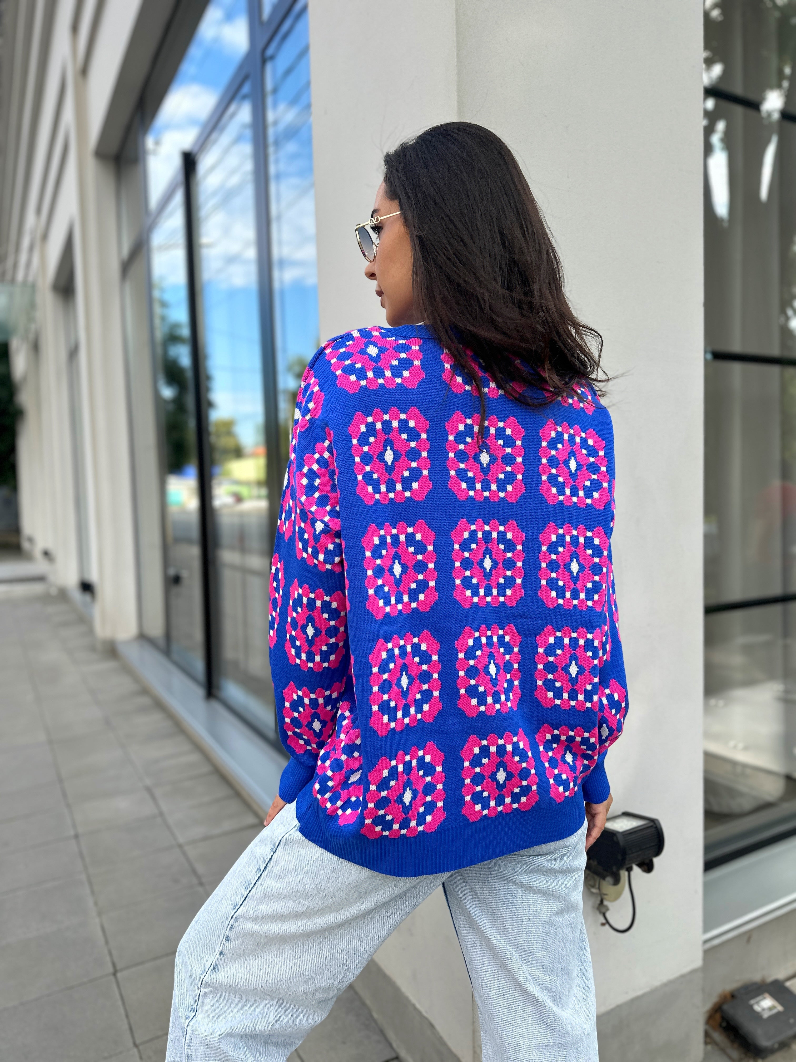 Svetr – tunika s elegantním vzorem