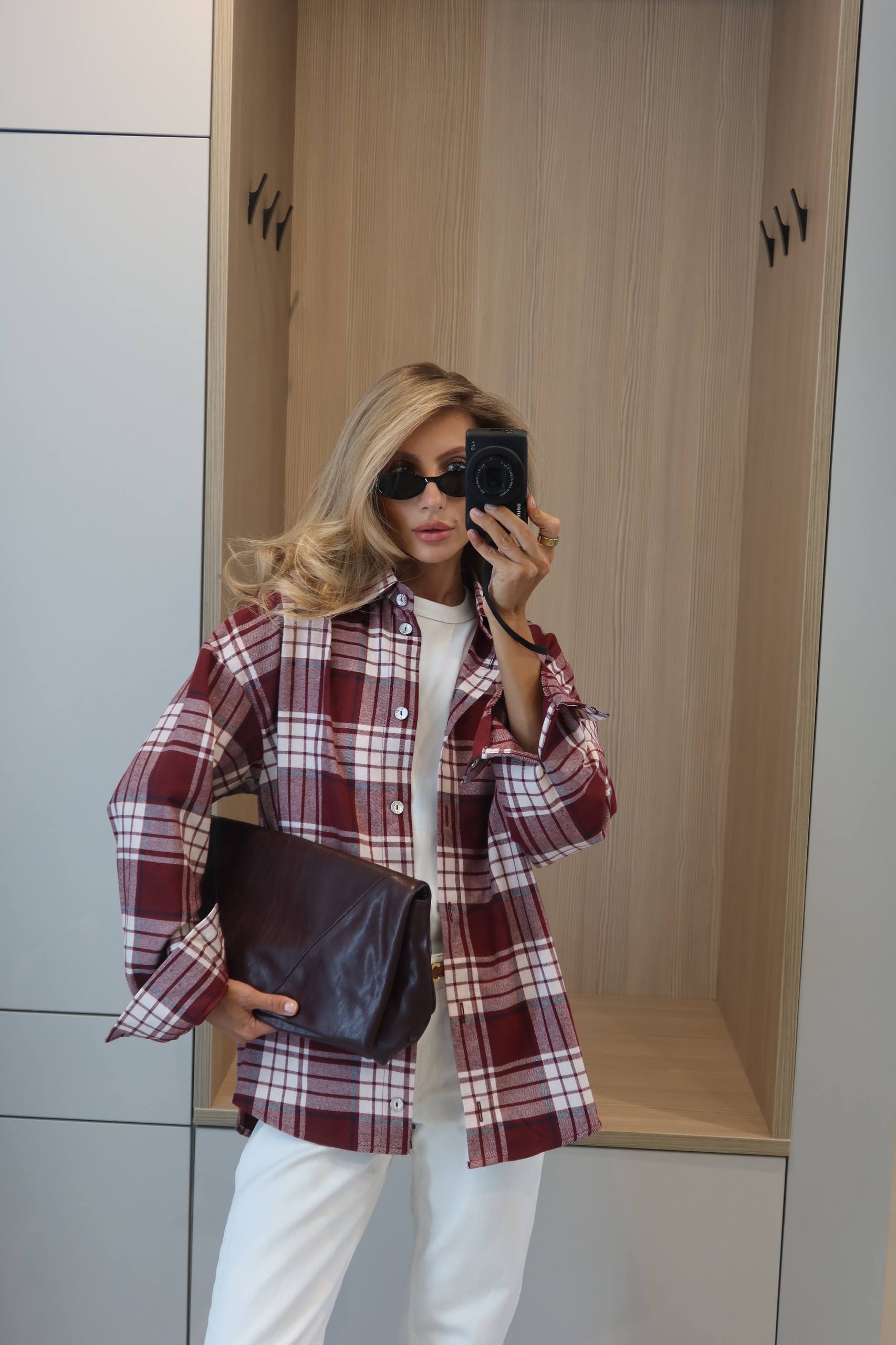 Stylová košile v červené barvě – tvůj must-have pro každý outfit ❤️