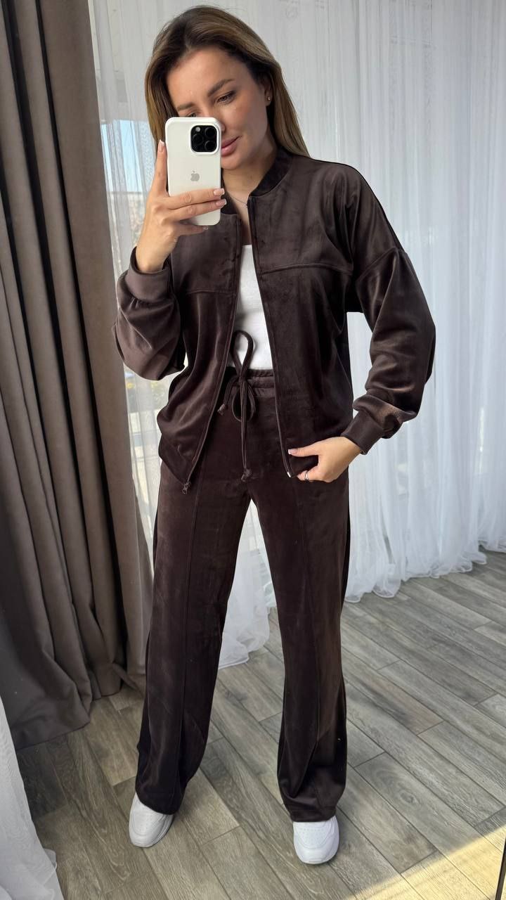 Sametová souprava – styl a pohodlí v jednom