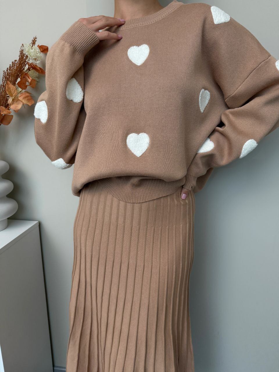 Dámský komplet – svetr a plisovaná sukně