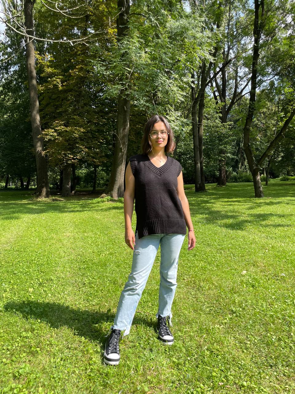 Dámská pletená vesta bez rukávů