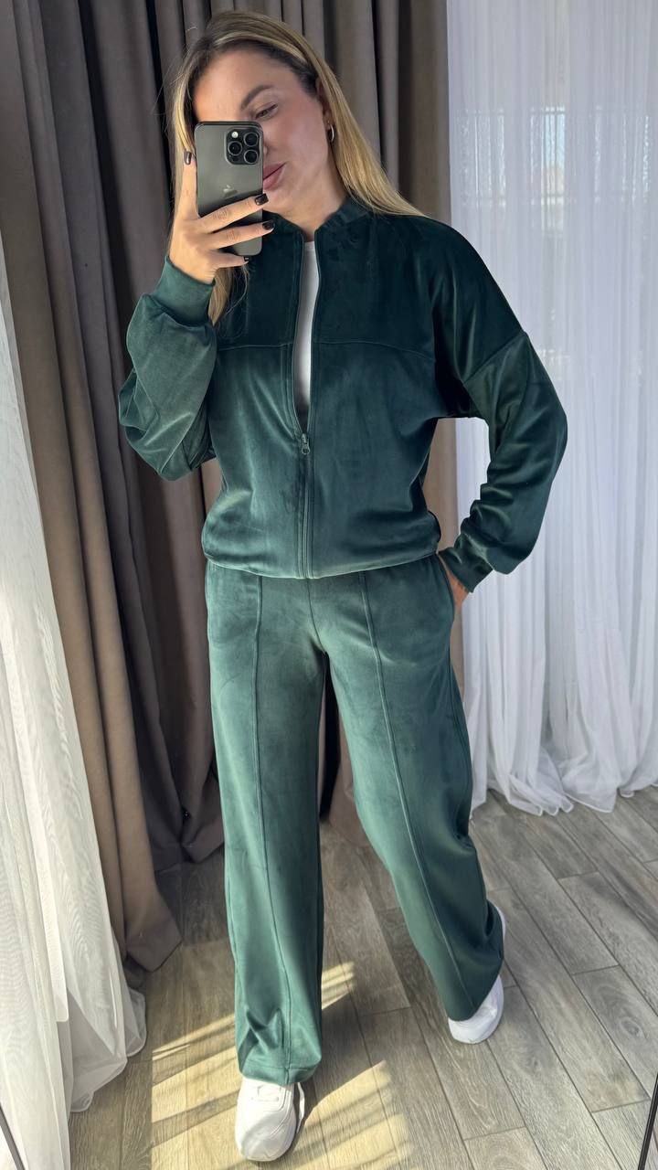 Sametová souprava – styl a pohodlí v jednom