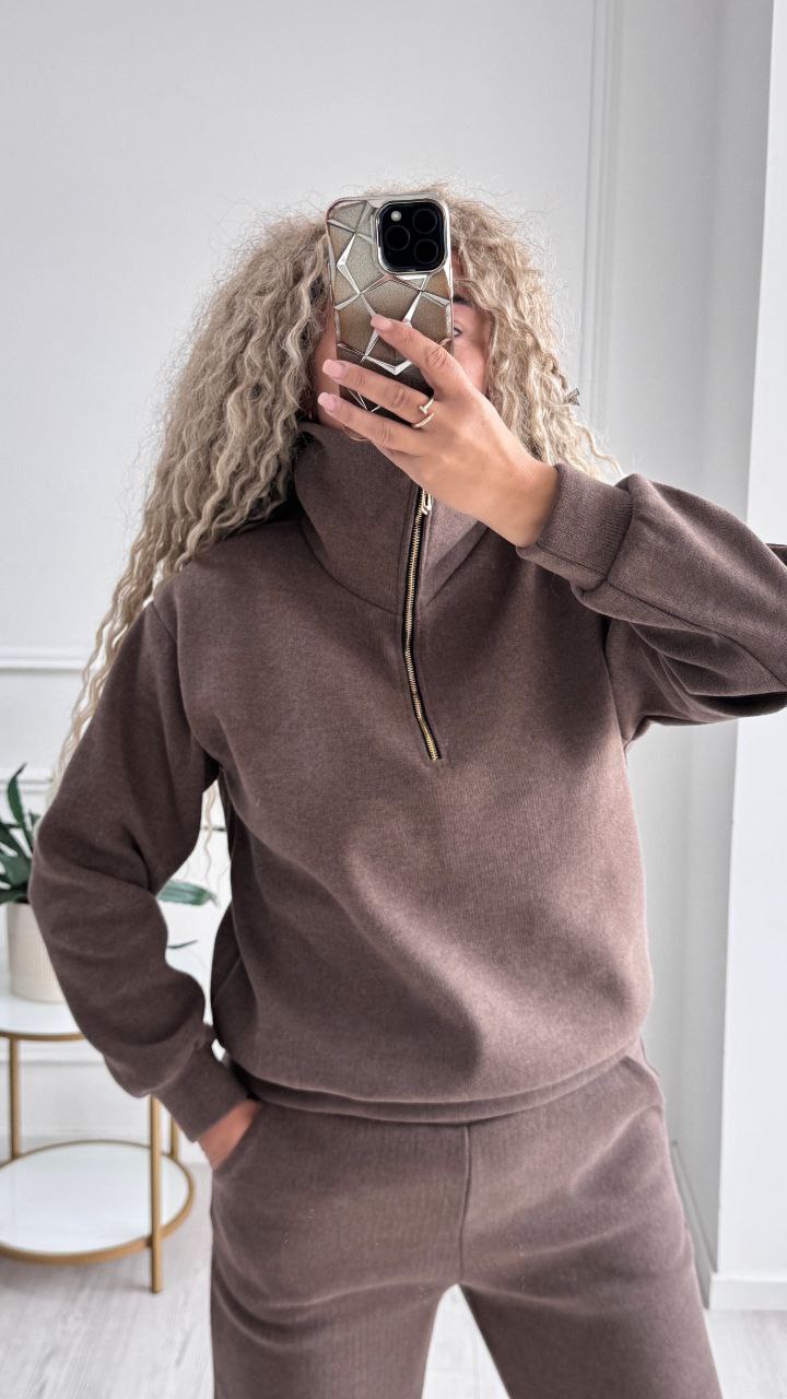 Stylový a teplý pletený komplet podzim–zima