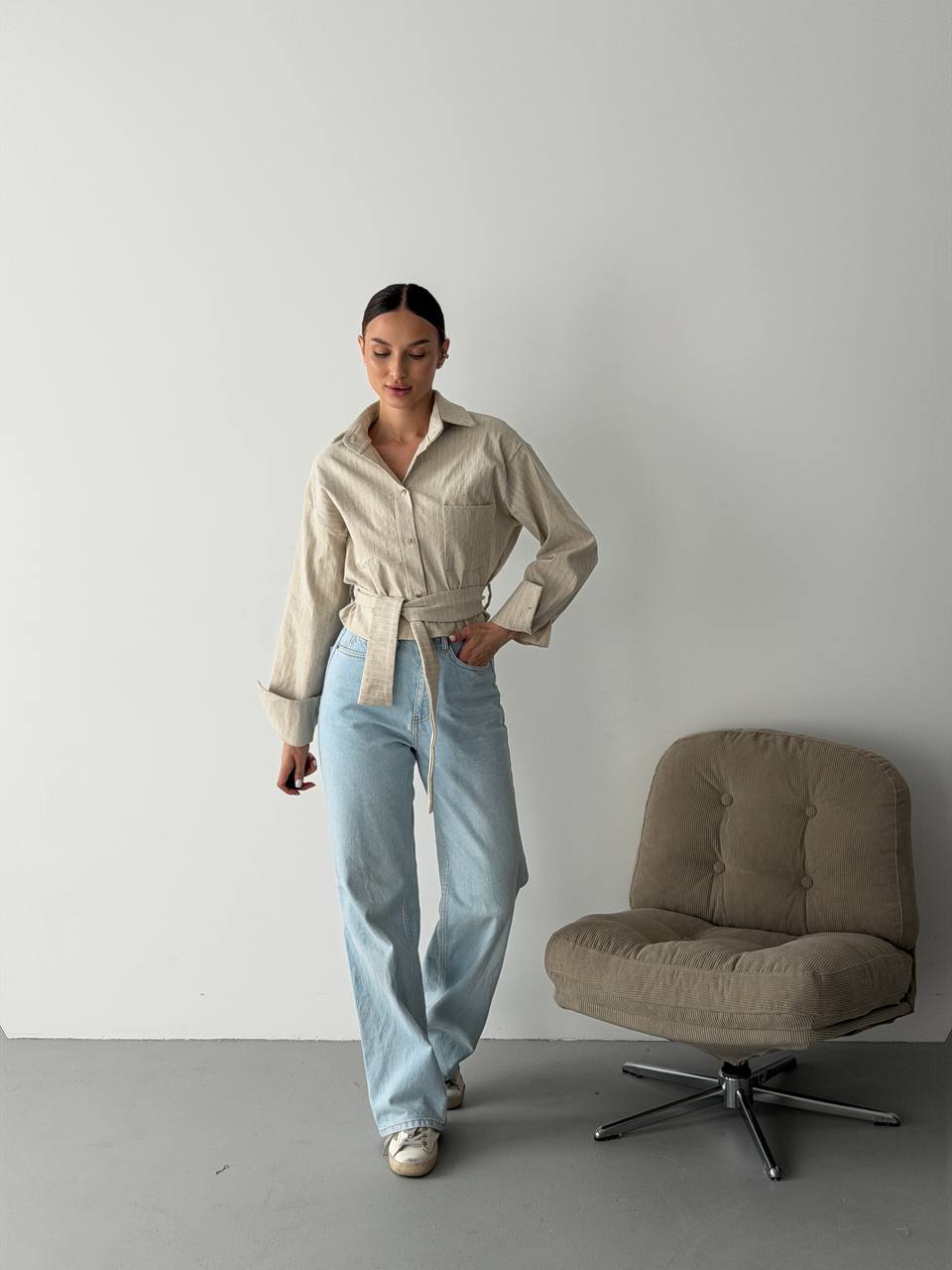 Zkrácená košile s trendy vzory – perfektní kousek, který oživí každý podzimní outfit. ✨