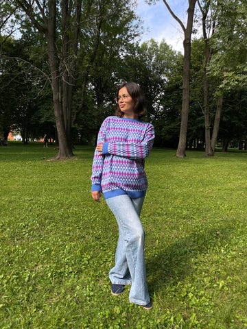 Elegantní svetr–tunika s velmi pěkným vzorem