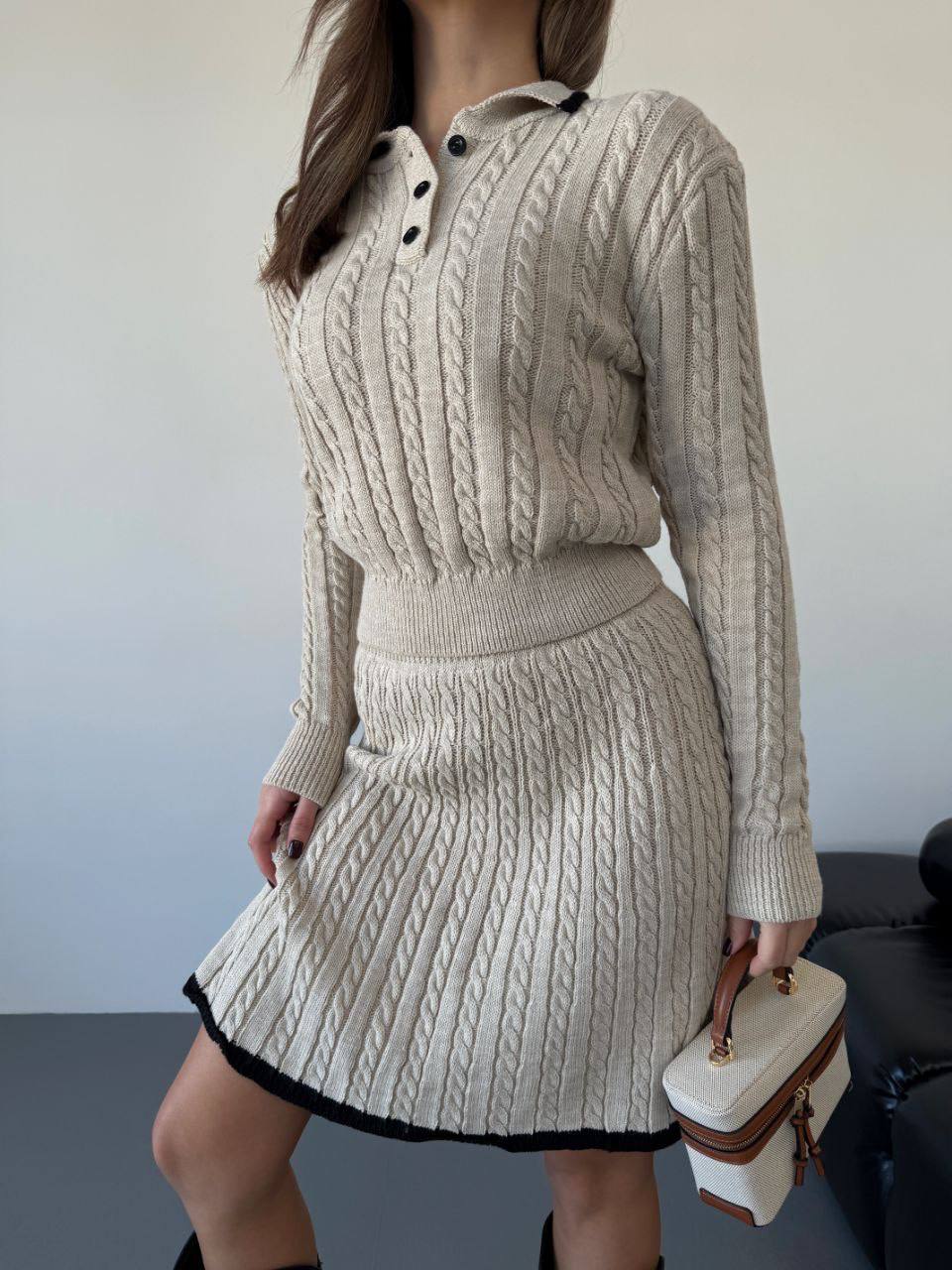 Elegantní dámský úpletový komplet – sukně a svetr