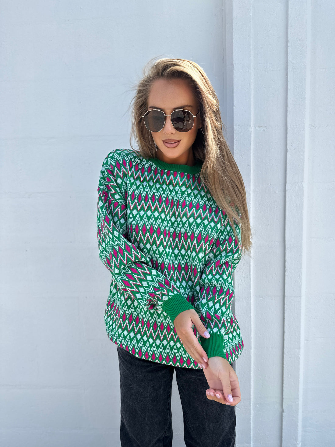 Elegantní svetr–tunika s velmi pěkným vzorem