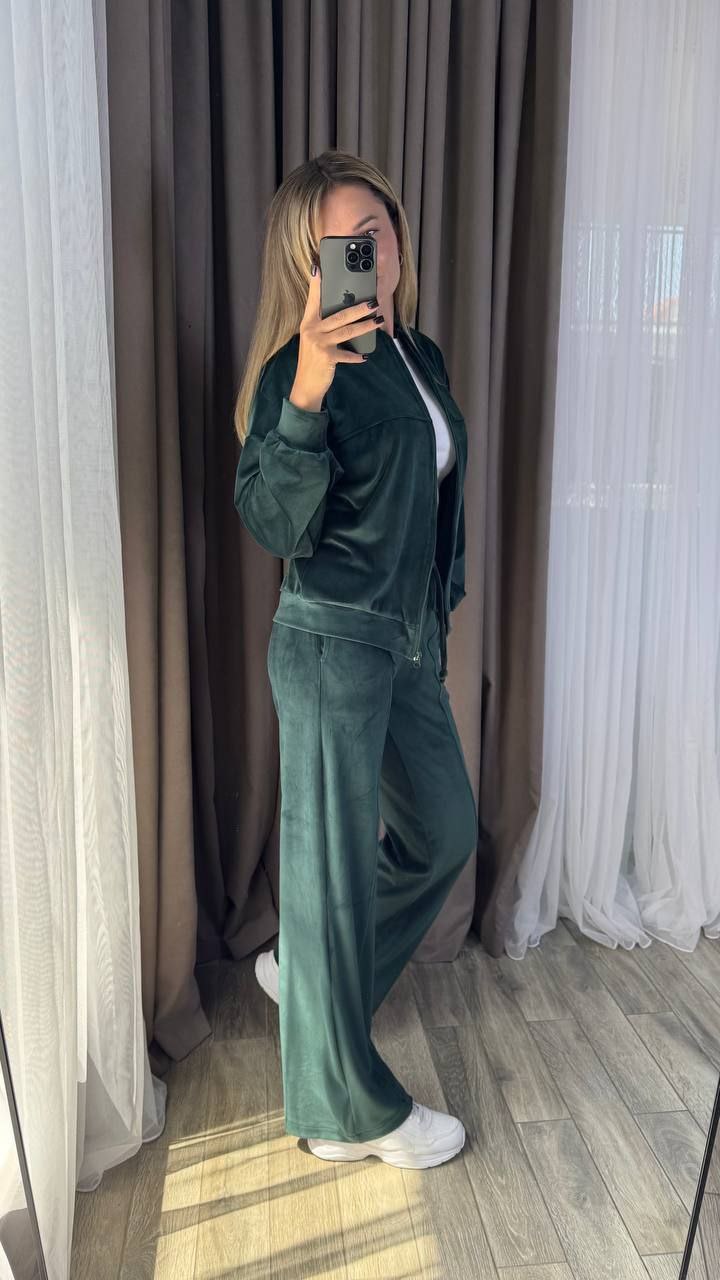 Sametová souprava – styl a pohodlí v jednom