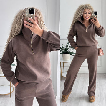 Stylový a teplý pletený komplet podzim–zima