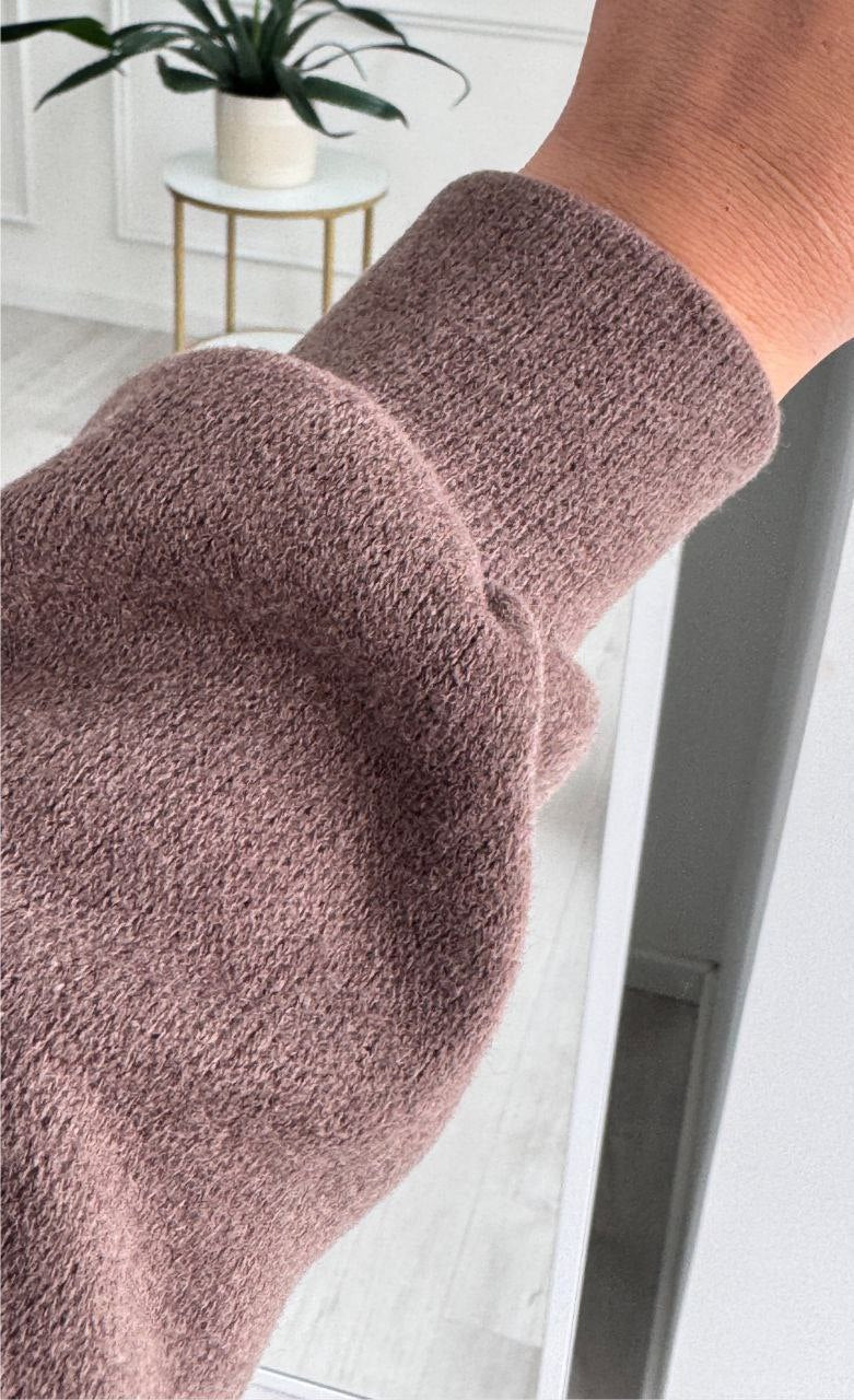 Stylový a teplý pletený komplet podzim–zima