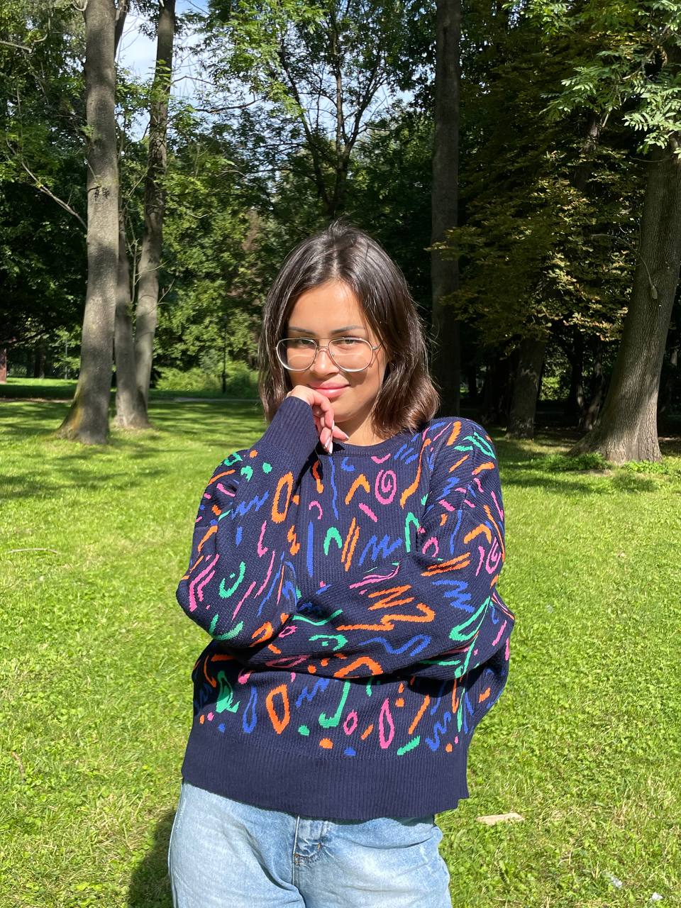 Velmi roztomilý zkrácený svetřík