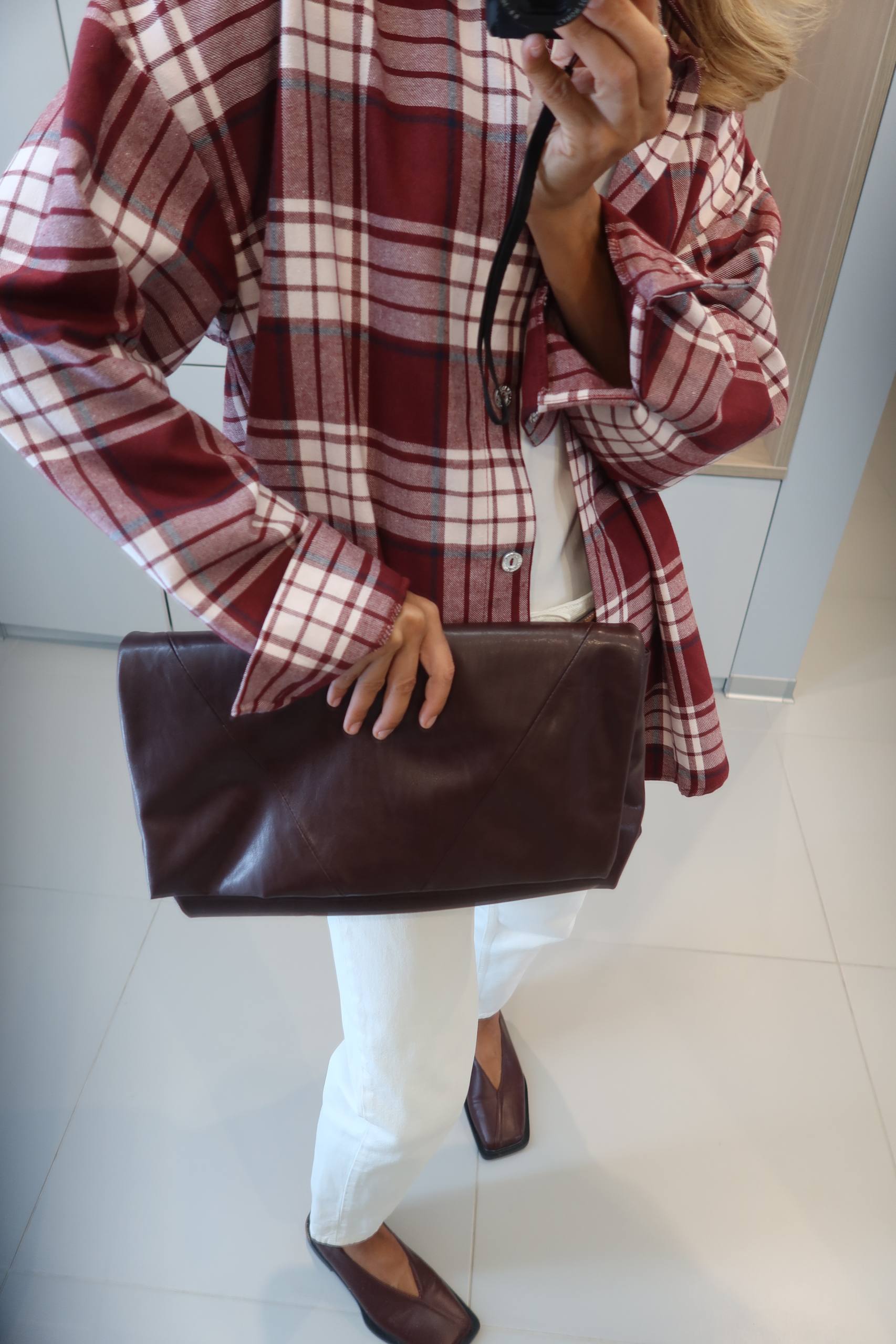 Stylová košile v červené barvě – tvůj must-have pro každý outfit ❤️