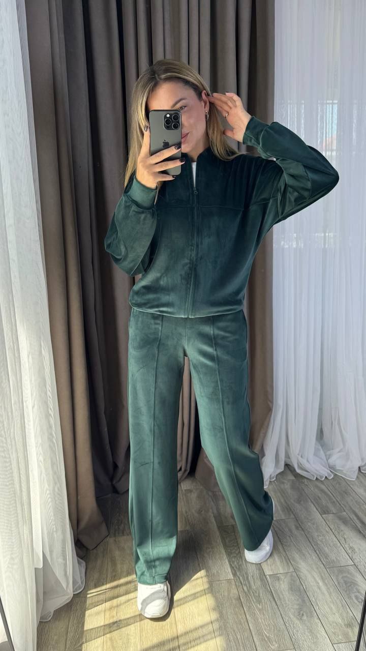 Sametová souprava – styl a pohodlí v jednom