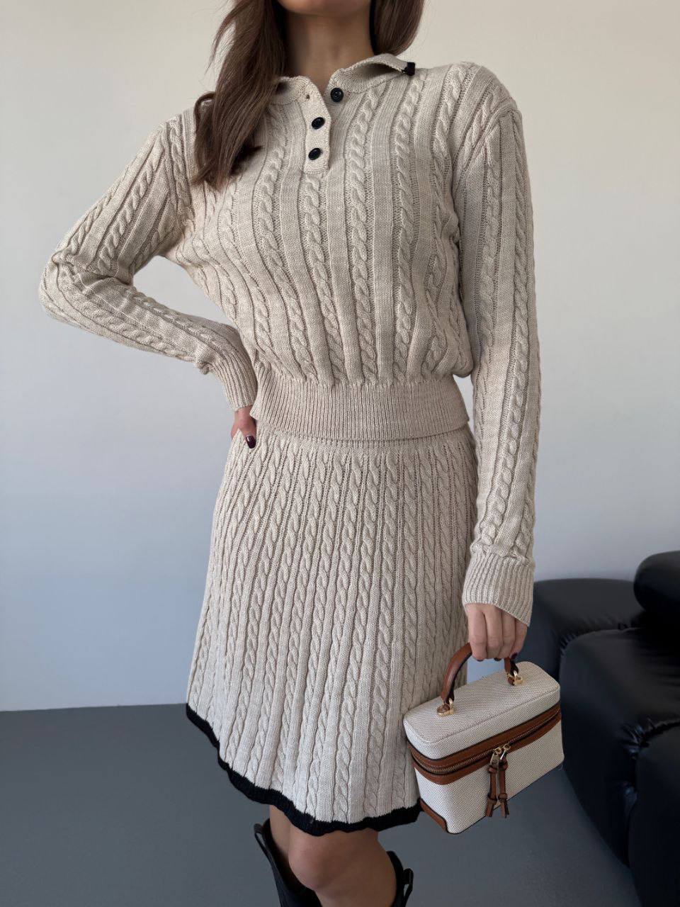 Elegantní dámský úpletový komplet – sukně a svetr