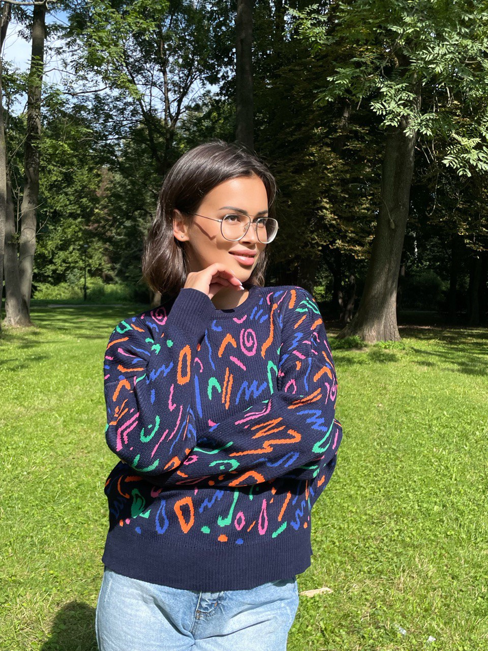 Velmi roztomilý zkrácený svetřík